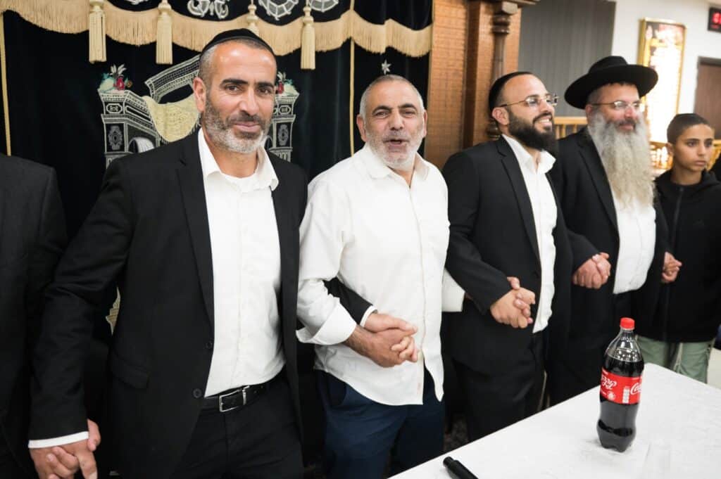 בכפר יונה הצדיעו לאברכים ובחורי הישיבות מסיימי המסכתות בכפר יונה הצדיעו לאברכים ובחורי הישיבות מסיימי המסכתות