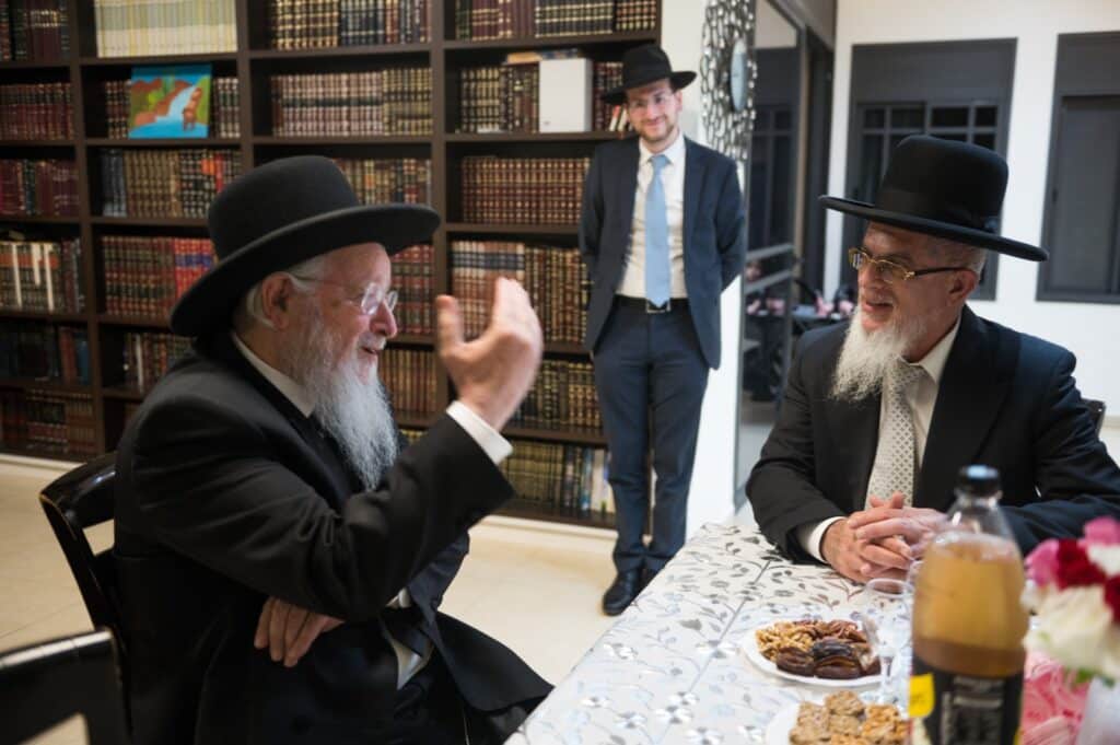 בכפר יונה הצדיעו לאברכים ובחורי הישיבות מסיימי המסכתות בכפר יונה הצדיעו לאברכים ובחורי הישיבות מסיימי המסכתות