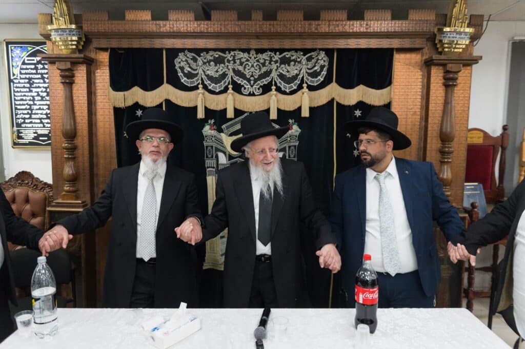 בכפר יונה הצדיעו לאברכים ובחורי הישיבות מסיימי המסכתות בכפר יונה הצדיעו לאברכים ובחורי הישיבות מסיימי המסכתות