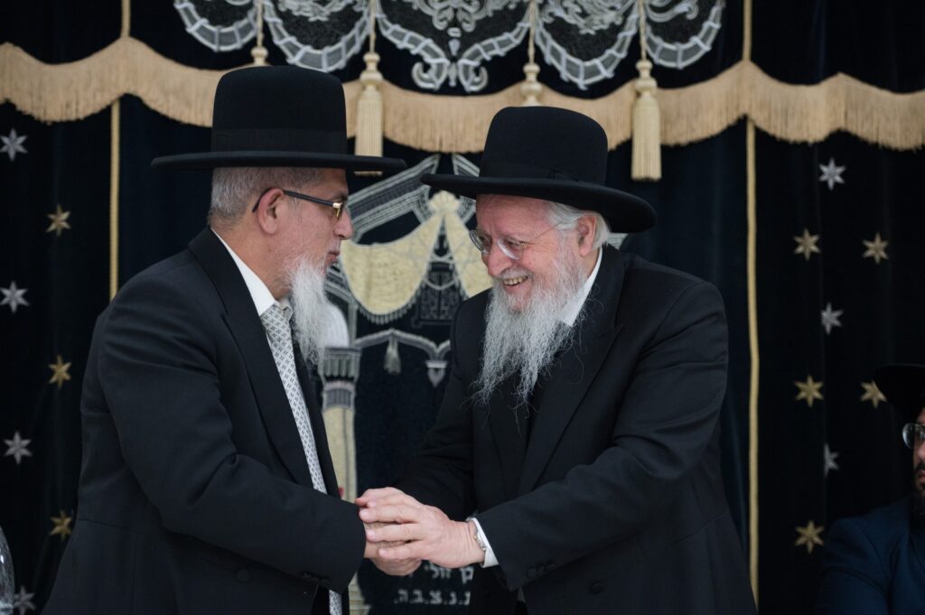 בכפר יונה הצדיעו לאברכים ובחורי הישיבות מסיימי המסכתות בכפר יונה הצדיעו לאברכים ובחורי הישיבות מסיימי המסכתות