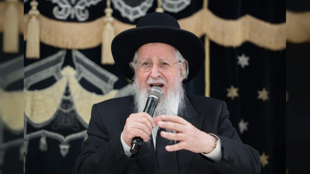 בכפר יונה הצדיעו לאברכים ובחורי הישיבות מסיימי המסכתות בכפר יונה הצדיעו לאברכים ובחורי הישיבות מסיימי המסכתות