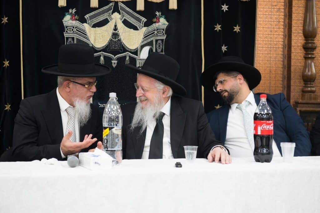 בכפר יונה הצדיעו לאברכים ובחורי הישיבות מסיימי המסכתות בכפר יונה הצדיעו לאברכים ובחורי הישיבות מסיימי המסכתות