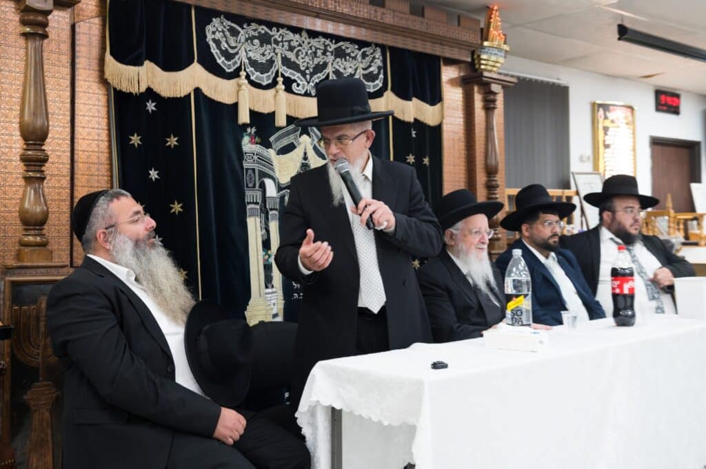 בכפר יונה הצדיעו לאברכים ובחורי הישיבות מסיימי המסכתות בכפר יונה הצדיעו לאברכים ובחורי הישיבות מסיימי המסכתות