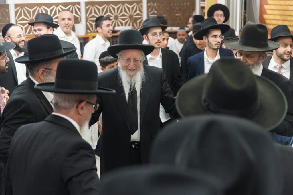 בכפר יונה הצדיעו לאברכים ובחורי הישיבות מסיימי המסכתות בכפר יונה הצדיעו לאברכים ובחורי הישיבות מסיימי המסכתות