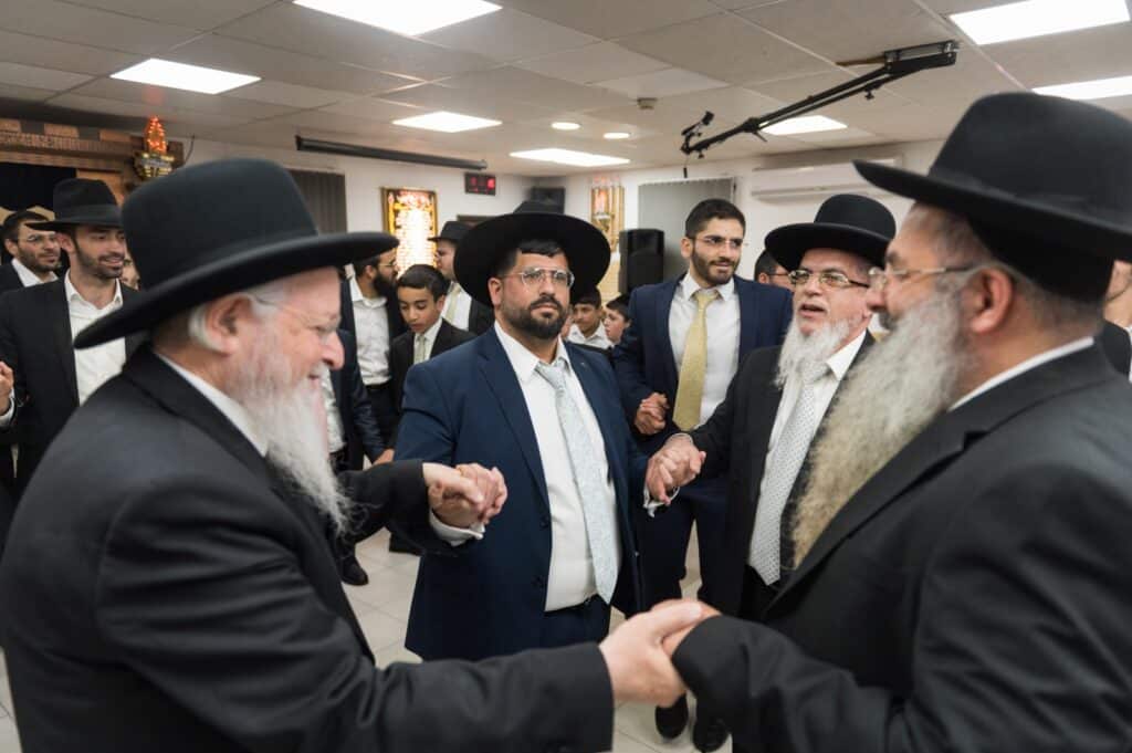 בכפר יונה הצדיעו לאברכים ובחורי הישיבות מסיימי המסכתות בכפר יונה הצדיעו לאברכים ובחורי הישיבות מסיימי המסכתות