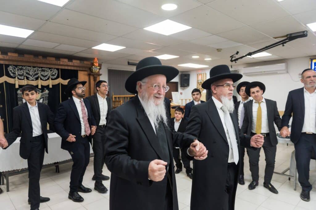 בכפר יונה הצדיעו לאברכים ובחורי הישיבות מסיימי המסכתות בכפר יונה הצדיעו לאברכים ובחורי הישיבות מסיימי המסכתות