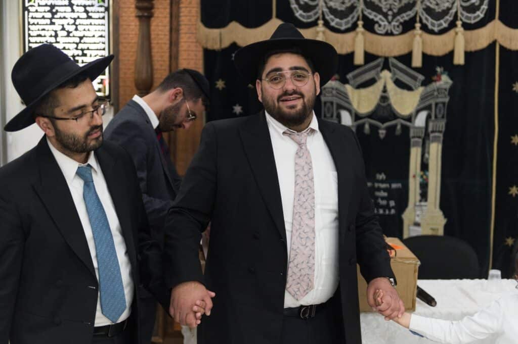 בכפר יונה הצדיעו לאברכים ובחורי הישיבות מסיימי המסכתות בכפר יונה הצדיעו לאברכים ובחורי הישיבות מסיימי המסכתות