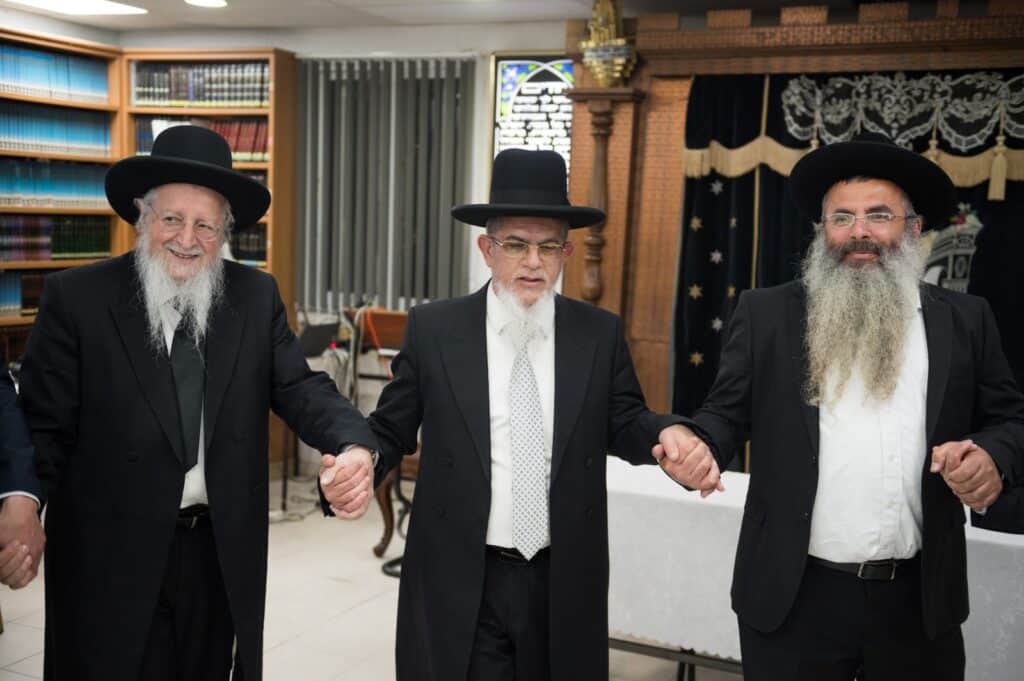 בכפר יונה הצדיעו לאברכים ובחורי הישיבות מסיימי המסכתות בכפר יונה הצדיעו לאברכים ובחורי הישיבות מסיימי המסכתות