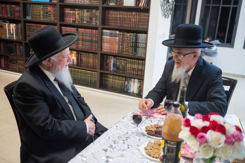 בכפר יונה הצדיעו לאברכים ובחורי הישיבות מסיימי המסכתות בכפר יונה הצדיעו לאברכים ובחורי הישיבות מסיימי המסכתות