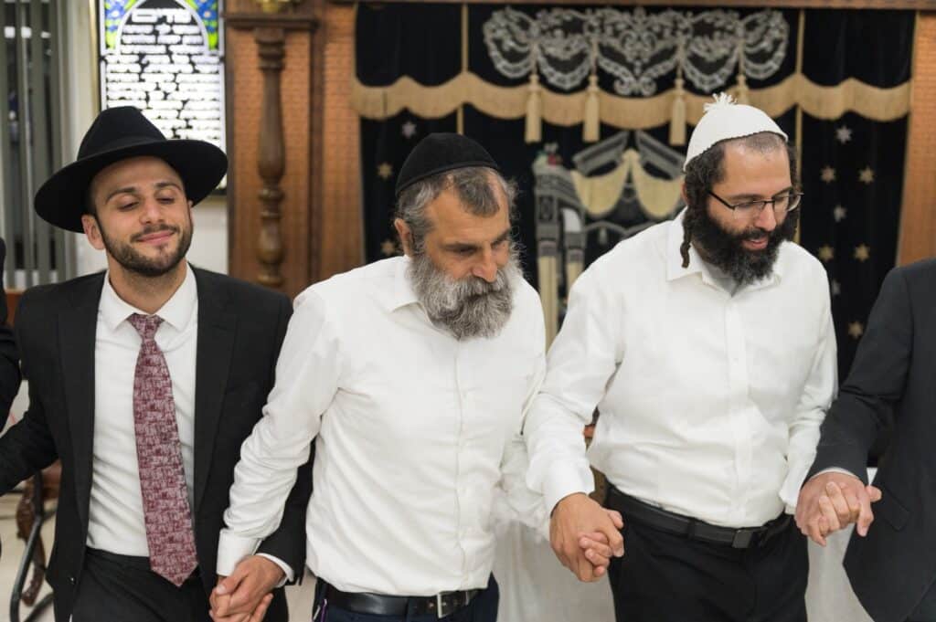 בכפר יונה הצדיעו לאברכים ובחורי הישיבות מסיימי המסכתות בכפר יונה הצדיעו לאברכים ובחורי הישיבות מסיימי המסכתות