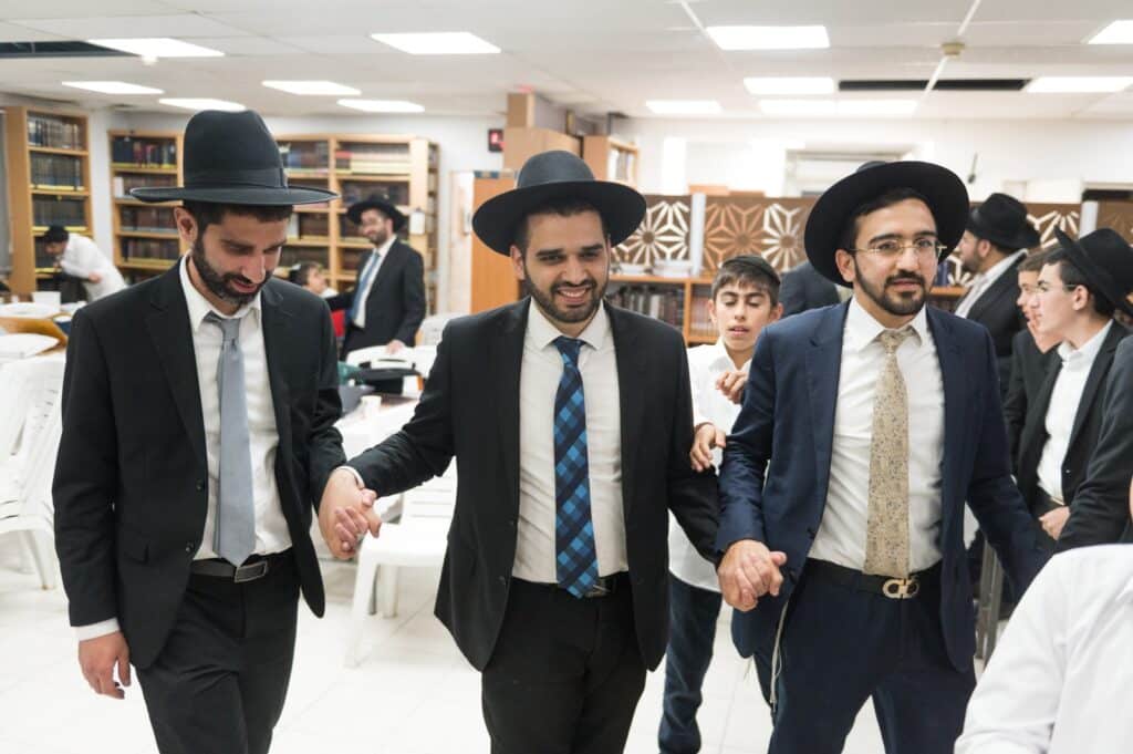 בכפר יונה הצדיעו לאברכים ובחורי הישיבות מסיימי המסכתות בכפר יונה הצדיעו לאברכים ובחורי הישיבות מסיימי המסכתות