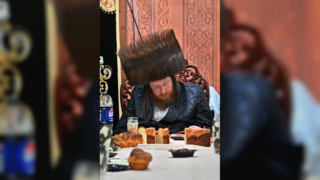 האדמו"ר מספינקא ערך את שולחנו לרגל הילולת אבי השושלת