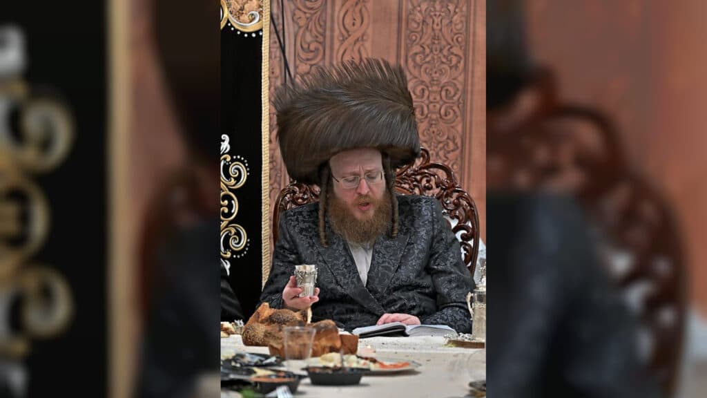 האדמו"ר מספינקא ערך את שולחנו לרגל הילולת אבי השושלת