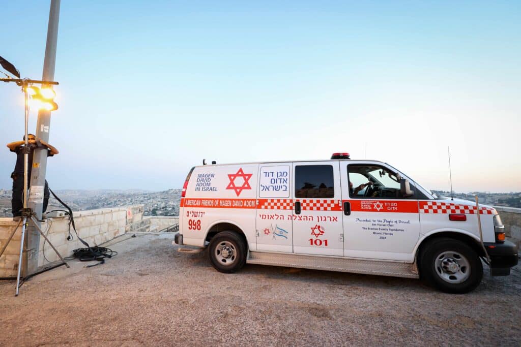 טיש ותפילה: המונים עלו לציונו של הרה"ק רבי שלומקה מזוועיהל