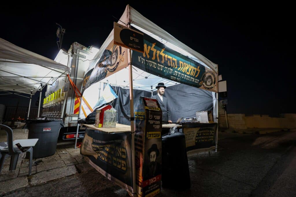 טיש ותפילה: המונים עלו לציונו של הרה"ק רבי שלומקה מזוועיהל