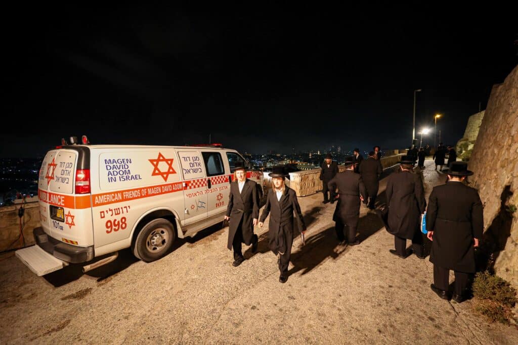 טיש ותפילה: המונים עלו לציונו של הרה"ק רבי שלומקה מזוועיהל