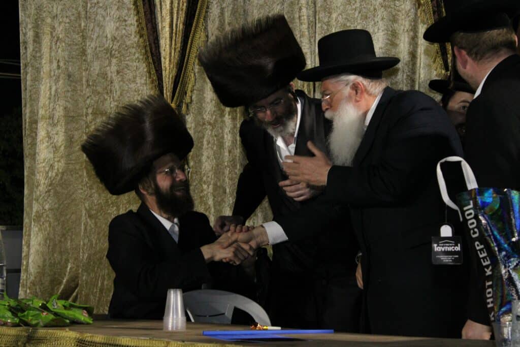 איצקוביץ': החתונה הסודית והמיליארדר שכובד סנדק איצקוביץ': החתונה הסודית והמיליארדר שכובד סנדק