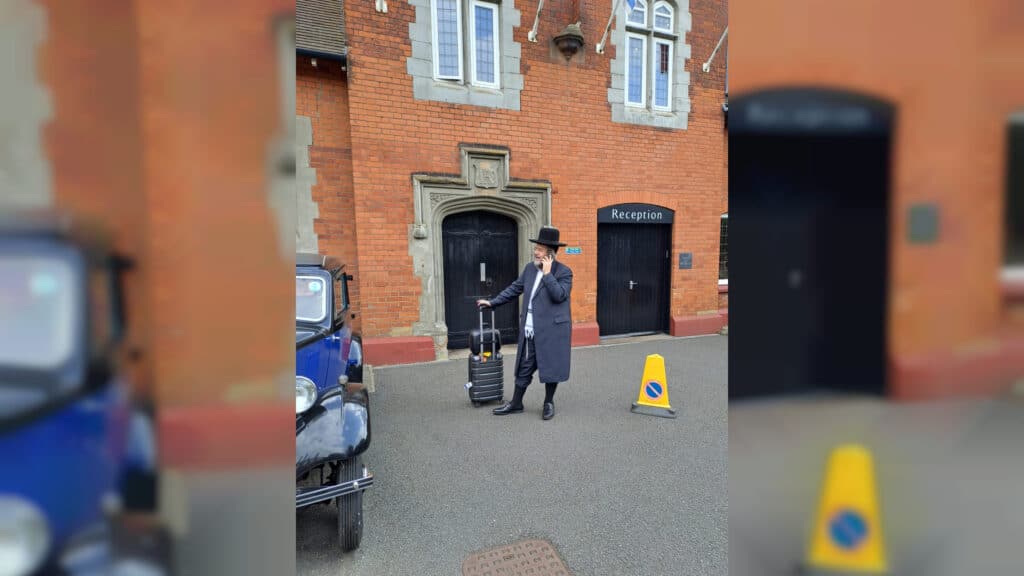 איצקוביץ': ההכנות להילולא ותעלומת הנגיד המסתורי איצקוביץ': ההכנות להילולא ותעלומת הנגיד המסתורי