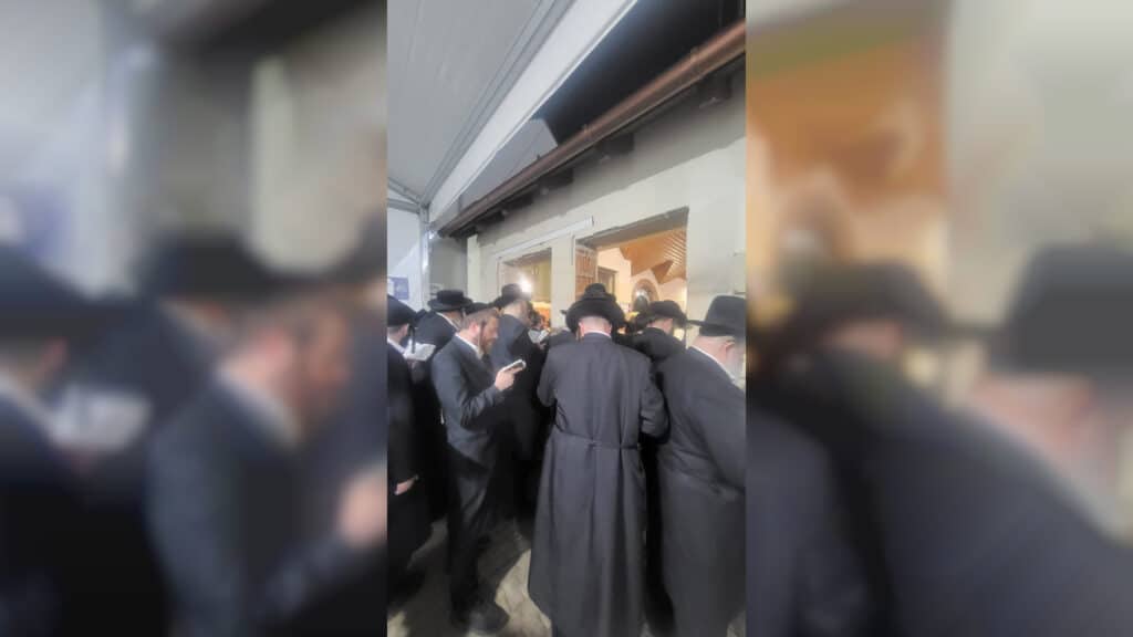 איצקוביץ': ההכנות להילולא ותעלומת הנגיד המסתורי איצקוביץ': ההכנות להילולא ותעלומת הנגיד המסתורי