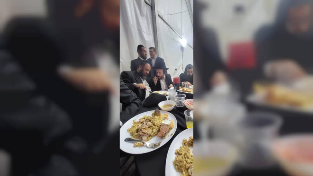 איצקוביץ': ההכנות להילולא ותעלומת הנגיד המסתורי איצקוביץ': ההכנות להילולא ותעלומת הנגיד המסתורי