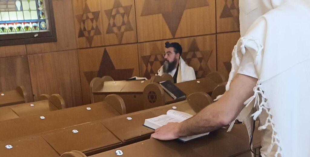 איצקוביץ': ההכנות להילולא ותעלומת הנגיד המסתורי איצקוביץ': ההכנות להילולא ותעלומת הנגיד המסתורי