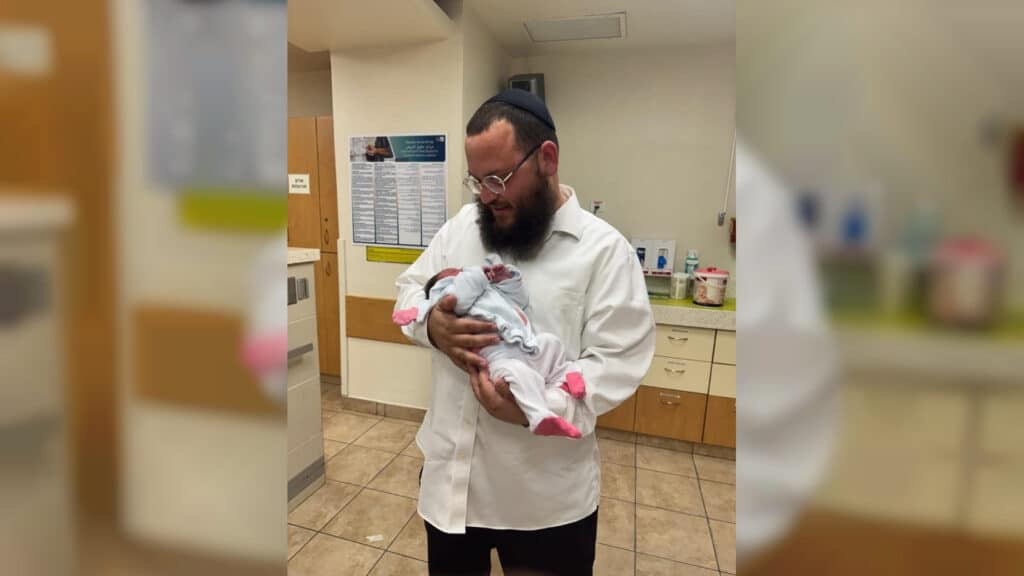 איצקוביץ': ההכנות להילולא ותעלומת הנגיד המסתורי איצקוביץ': ההכנות להילולא ותעלומת הנגיד המסתורי