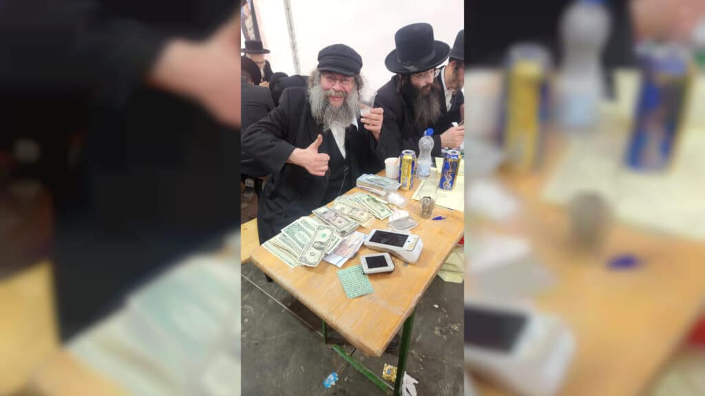 איצקוביץ': ההכנות להילולא ותעלומת הנגיד המסתורי איצקוביץ': ההכנות להילולא ותעלומת הנגיד המסתורי