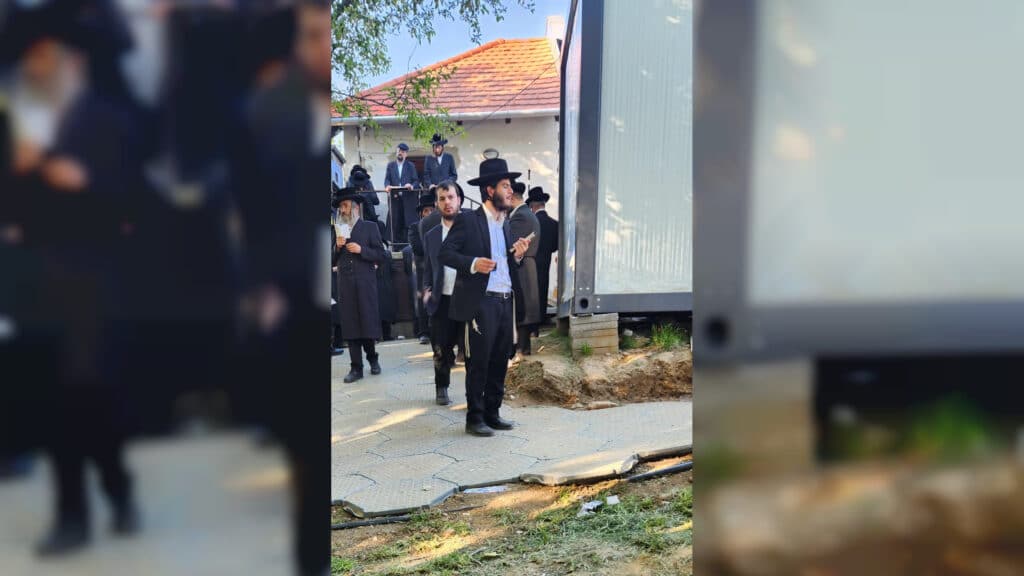 איצקוביץ': ההכנות להילולא ותעלומת הנגיד המסתורי איצקוביץ': ההכנות להילולא ותעלומת הנגיד המסתורי