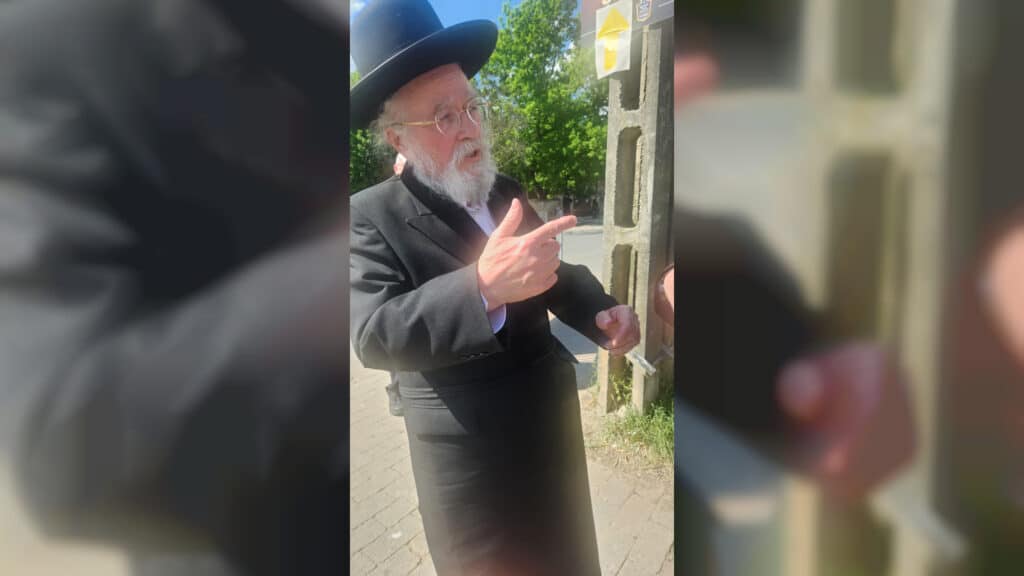 איצקוביץ': ההכנות להילולא ותעלומת הנגיד המסתורי איצקוביץ': ההכנות להילולא ותעלומת הנגיד המסתורי