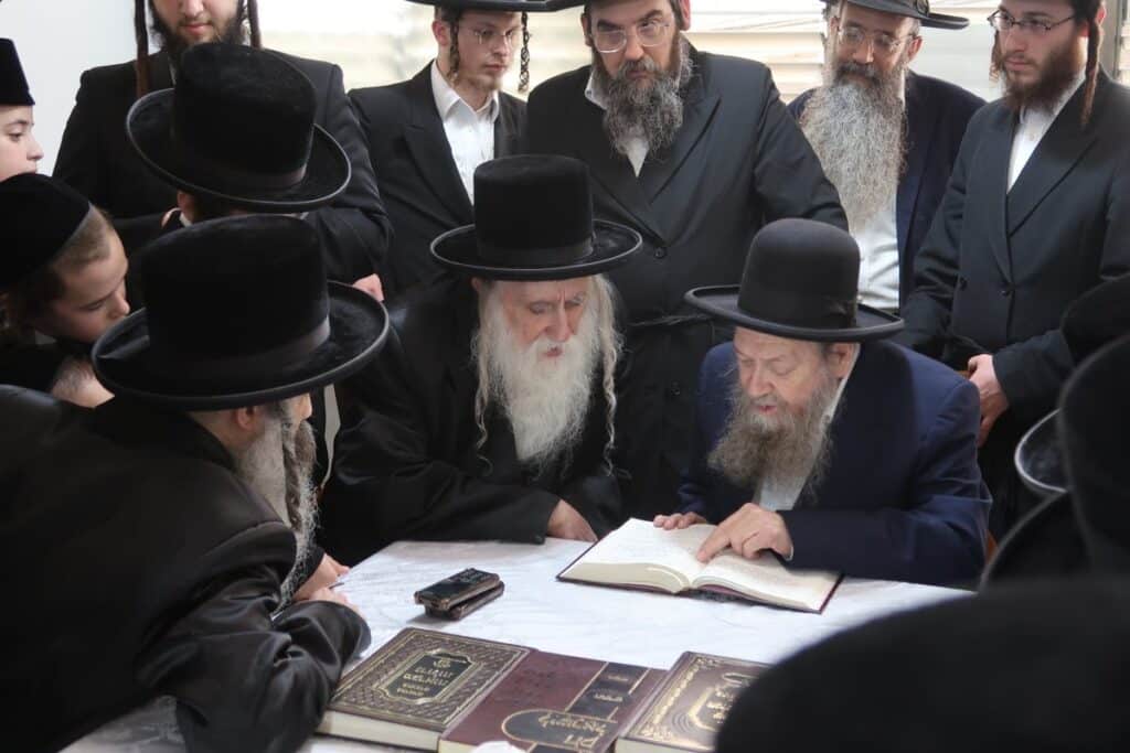 איצקוביץ': רכב היוקרה ופתרון תעלומת הנגיד המסתורי איצקוביץ': רכב היוקרה ופתרון תעלומת הנגיד המסתורי