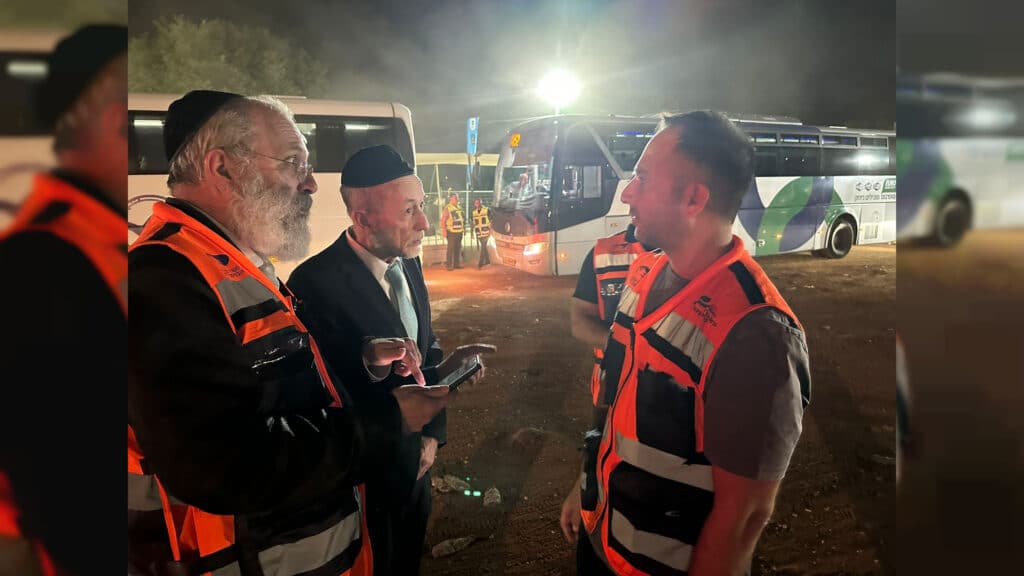 איצקוביץ': החתונה הסודית והמיליארדר שכובד סנדק איצקוביץ': החתונה הסודית והמיליארדר שכובד סנדק