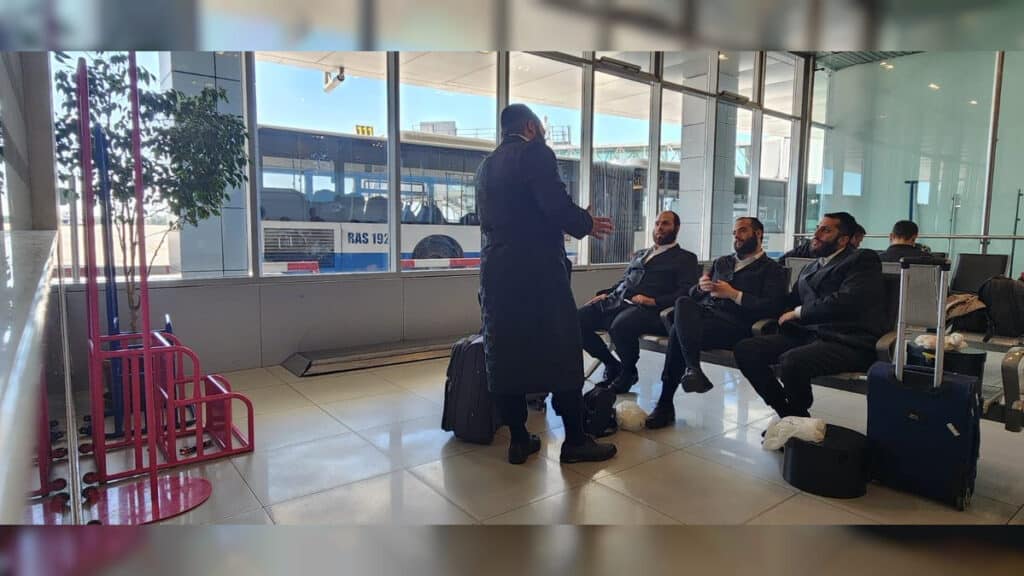 איצקוביץ': החתונה הסודית והמיליארדר שכובד סנדק איצקוביץ': החתונה הסודית והמיליארדר שכובד סנדק