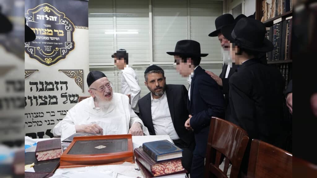 איצקוביץ': החתונה הסודית והמיליארדר שכובד סנדק איצקוביץ': החתונה הסודית והמיליארדר שכובד סנדק