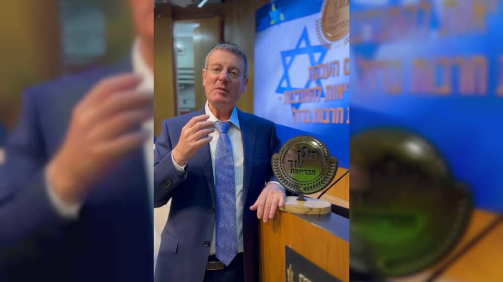 איצקוביץ': החתונה הסודית והמיליארדר שכובד סנדק איצקוביץ': החתונה הסודית והמיליארדר שכובד סנדק