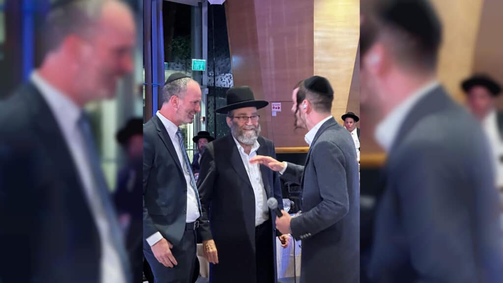 איצקוביץ': החתונה הסודית והמיליארדר שכובד סנדק איצקוביץ': החתונה הסודית והמיליארדר שכובד סנדק