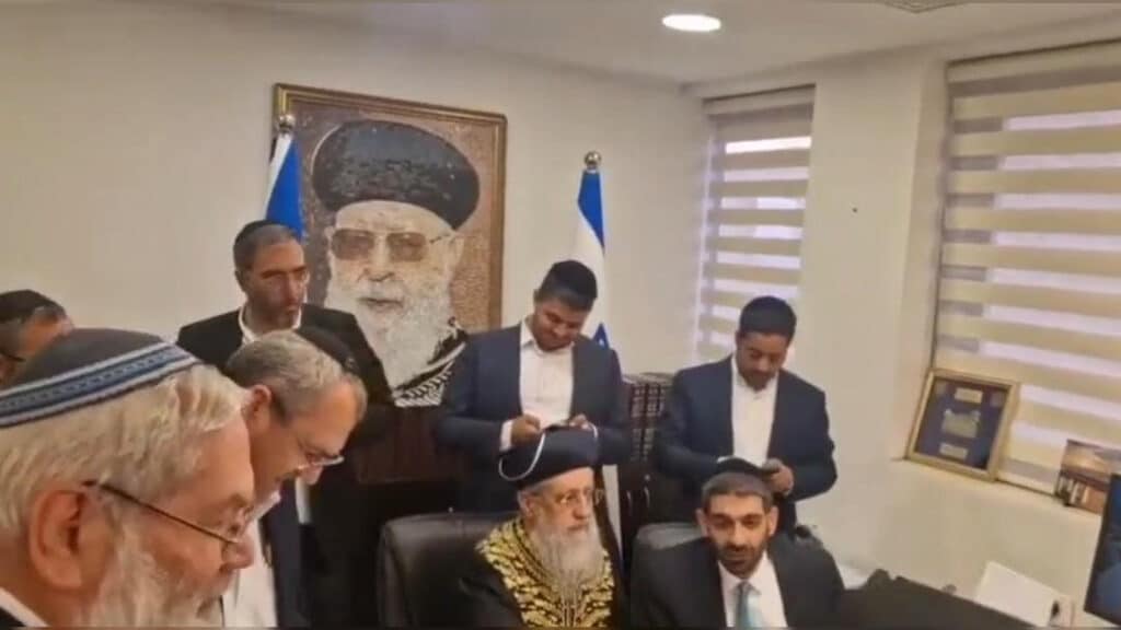 איצקוביץ': החתונה הסודית והמיליארדר שכובד סנדק איצקוביץ': החתונה הסודית והמיליארדר שכובד סנדק