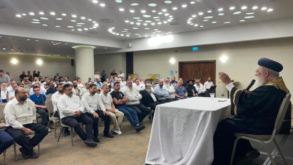 איצקוביץ': החתונה הסודית והמיליארדר שכובד סנדק איצקוביץ': החתונה הסודית והמיליארדר שכובד סנדק