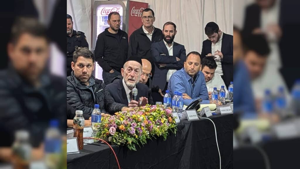 איצקוביץ': החתונה הסודית והמיליארדר שכובד סנדק איצקוביץ': החתונה הסודית והמיליארדר שכובד סנדק