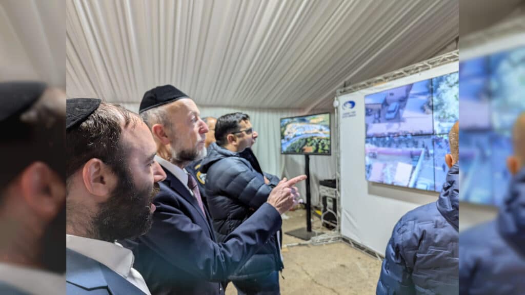 איצקוביץ': החתונה הסודית והמיליארדר שכובד סנדק איצקוביץ': החתונה הסודית והמיליארדר שכובד סנדק