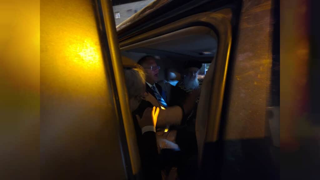 איצקוביץ': המודעה שבוטלה ומאחורי הקלעים של הטרמפ איצקוביץ': המודעה שבוטלה ומאחורי הקלעים של הטרמפ