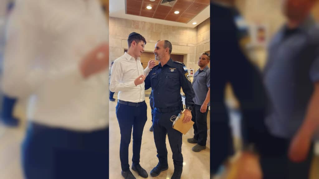 איצקוביץ': המודעה שבוטלה ומאחורי הקלעים של הטרמפ איצקוביץ': המודעה שבוטלה ומאחורי הקלעים של הטרמפ