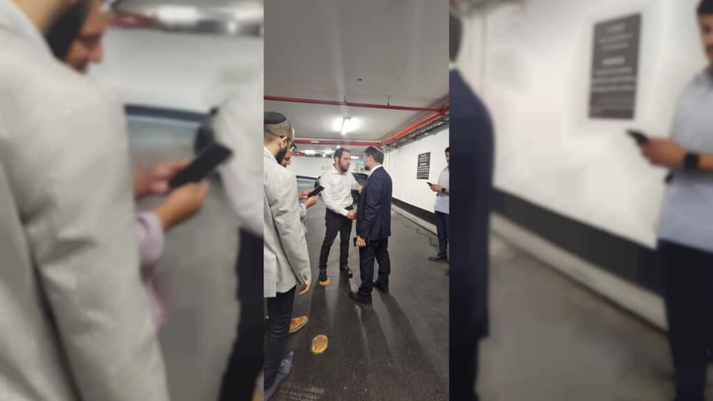 איצקוביץ': המודעה שבוטלה ומאחורי הקלעים של הטרמפ איצקוביץ': המודעה שבוטלה ומאחורי הקלעים של הטרמפ