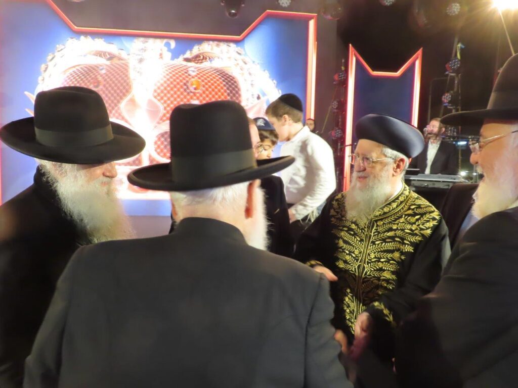 אשדוד: אלפים השתתפו בהדלקה המרכזית במעמד הראש"ל