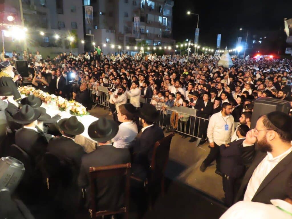 אשדוד: אלפים השתתפו בהדלקה המרכזית במעמד הראש"ל