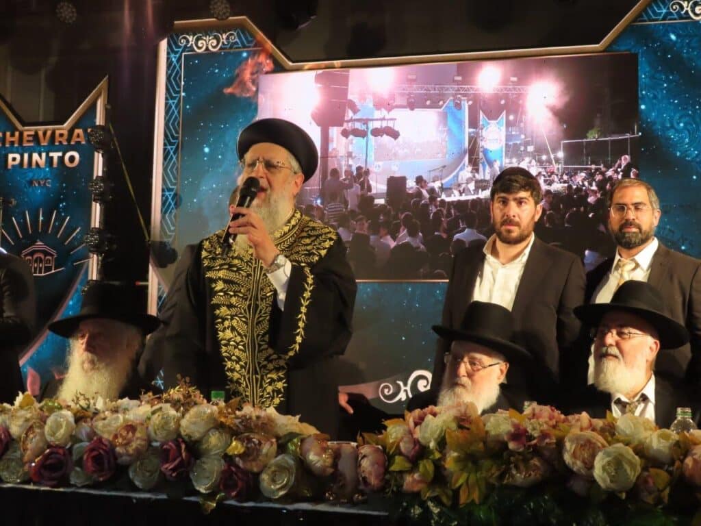 אשדוד: אלפים השתתפו בהדלקה המרכזית במעמד הראש"ל