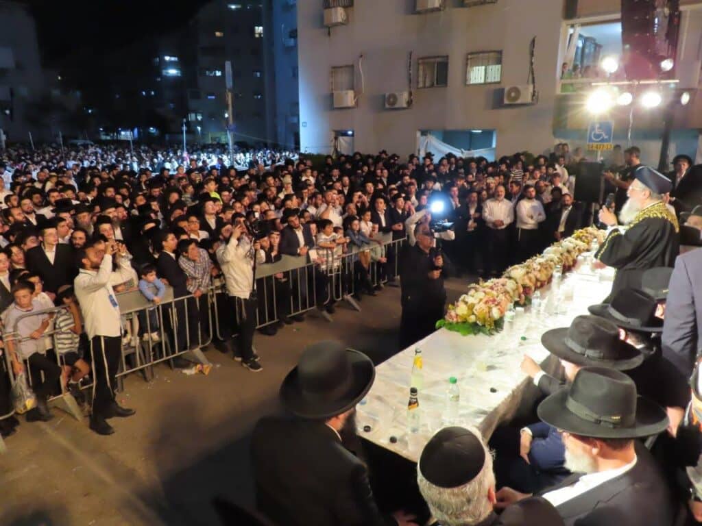 אשדוד: אלפים השתתפו בהדלקה המרכזית במעמד הראש"ל