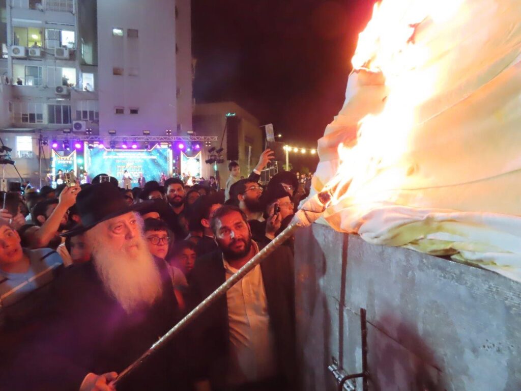 אשדוד: אלפים השתתפו בהדלקה המרכזית במעמד הראש"ל