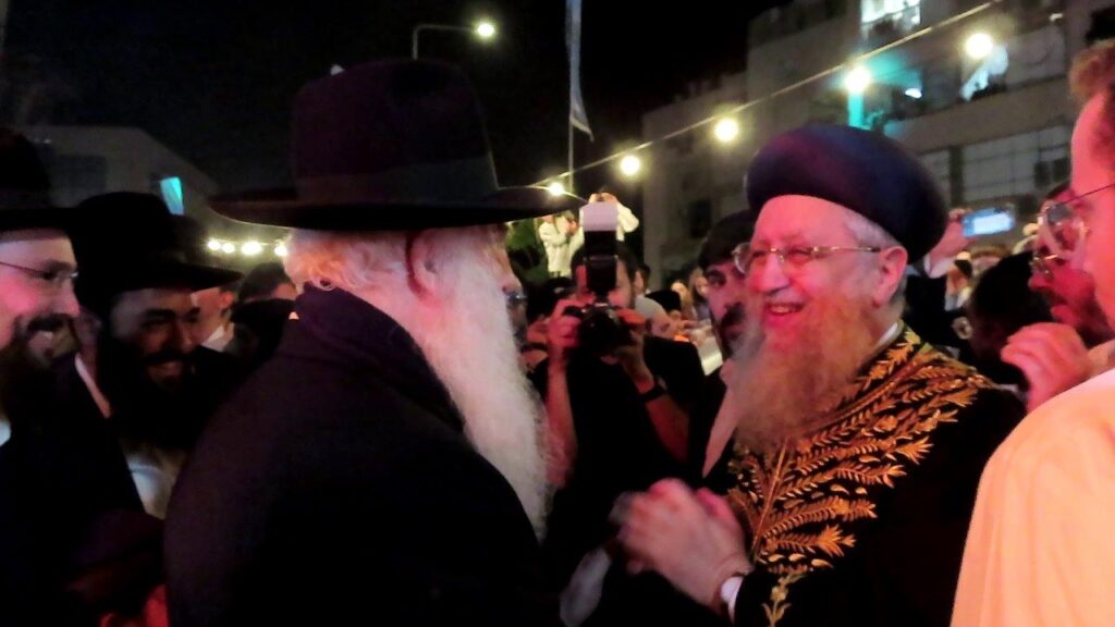 אשדוד: אלפים השתתפו בהדלקה המרכזית במעמד הראש"ל