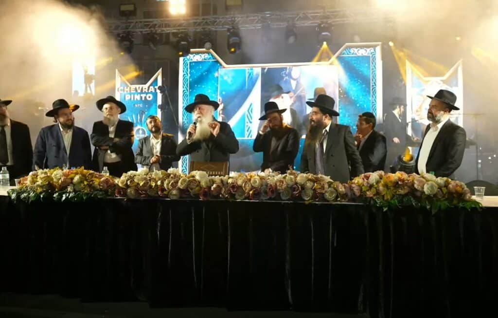 אשדוד: אלפים השתתפו בהדלקה המרכזית במעמד הראש"ל