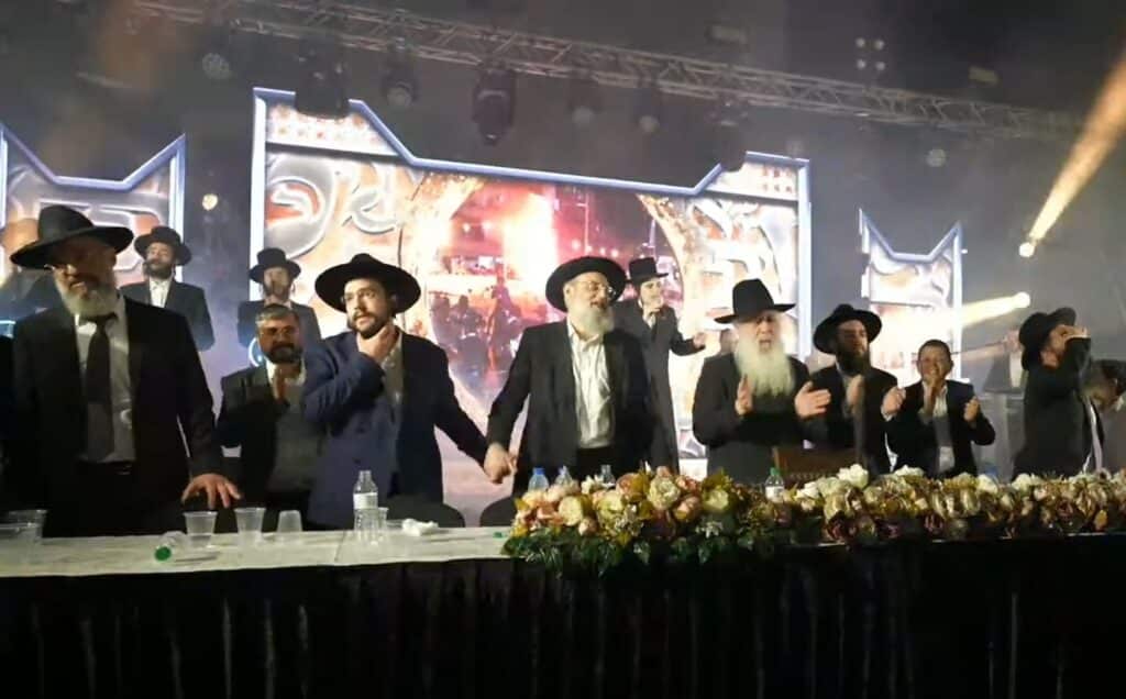 אשדוד: אלפים השתתפו בהדלקה המרכזית במעמד הראש"ל